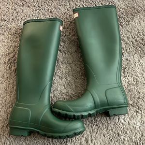 Hunter boots size 6
